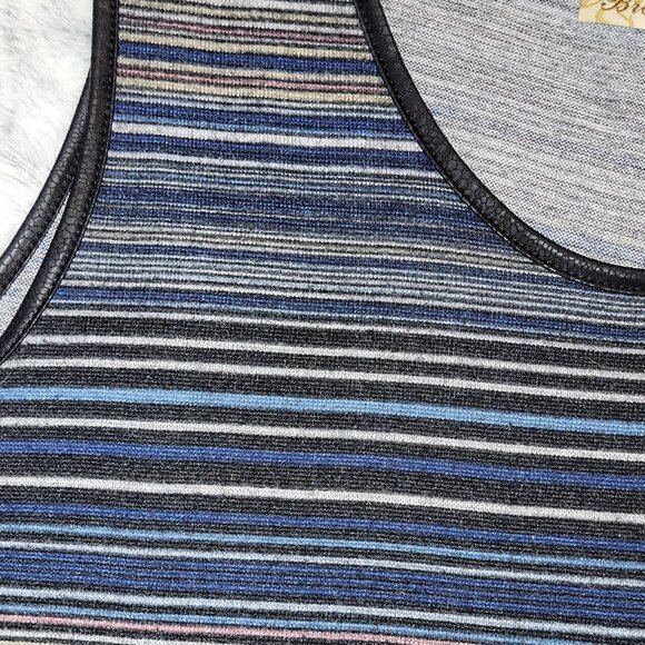 Brochure Ladie's tank top striped size large - Picture 2 of 3